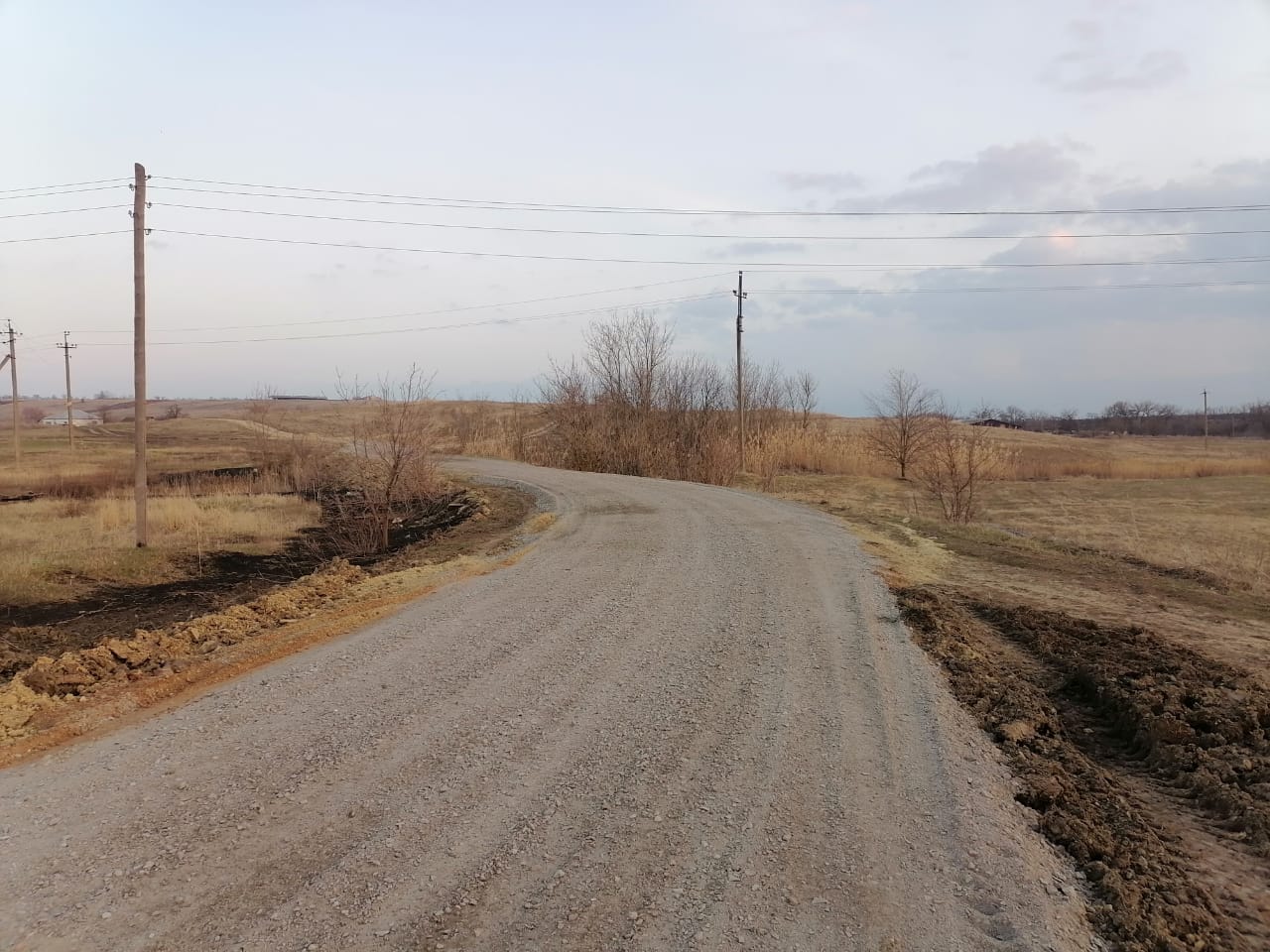 Межпоселковая дорога в п. Долиновский.